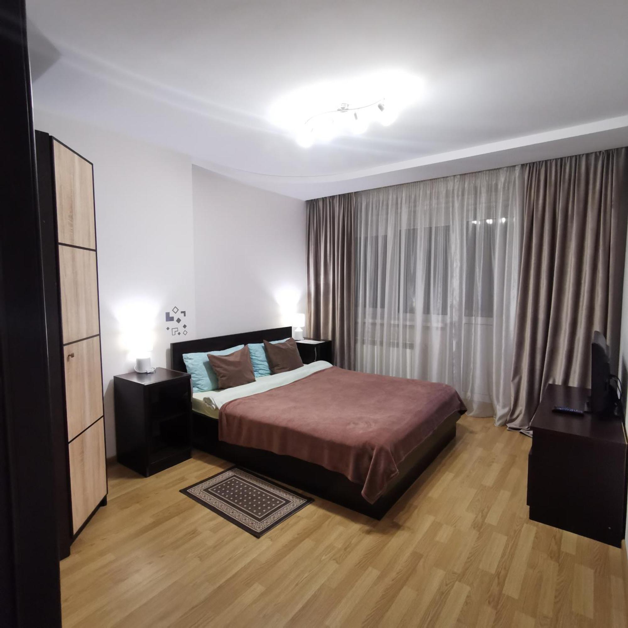 Big Apartment In Rivne Center Kültér fotó